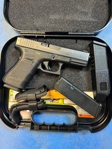 GLOCK 19 G19 Gen 4 (with night sights) - 1 of 5