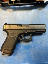 GLOCK 19 G19 Gen 4 (with night sights) - 2 of 5