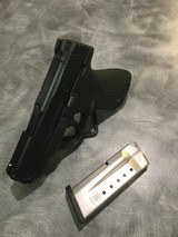 SMITH & WESSON M&P 9 SHIELD - 1 of 4