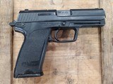 HECKLER & KOCH USP - 2 of 3