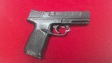SMITH & WESSON SD40 - 2 of 5