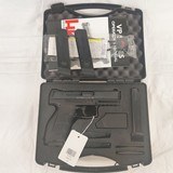 H&K VP40 w/2 10rd Mags, 2 13rd Mags, Original Case - 1 of 4