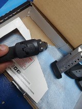 SMITH & WESSON SHIELD M2.0 - 2 of 3