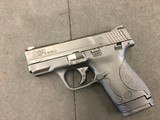 SMITH & WESSON M&P9 SHIELD - 4 of 6