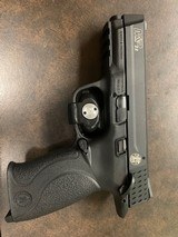SMITH & WESSON M&P 22 - 2 of 4