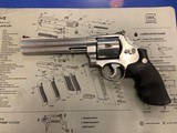SMITH & WESSON 629 CLASSIC - 2 of 5