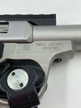 SMITH & WESSON SW22 VICTORY THREADED BARREL 4 MAGS - 4 of 5