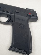 RUGER SR9 - 2 of 7