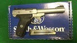 SMITH & WESSON SW22 VICTORY - 1 of 3