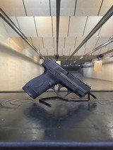 SMITH & Wesson M&P9 SHIELD M2.0 PERFORMANCE CENTER - 1 of 3
