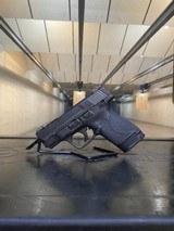 SMITH & Wesson M&P9 SHIELD M2.0 PERFORMANCE CENTER - 2 of 3