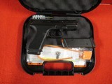 COMBAT ARMORY Glock 19 clone - 3 of 4