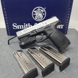 SMITH & WESSON sd9ve crimson trace rail light 13050 - 1 of 5