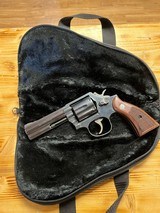 SMITH & WESSON MODEL 581 - 2 of 4