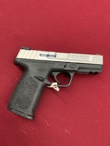 SMITH & WESSON SD40VE - 1 of 4