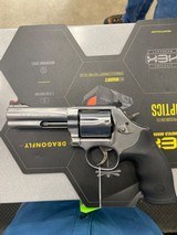 SMITH & WESSON 686-6 - 1 of 1