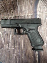 GLOCK 19 9MM G19 GEN 5 w/ 17rd Mag - 1 of 5
