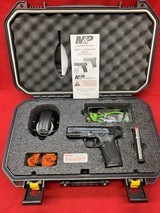 Smith & Wesson M&P9 Shield EZ Range Kit - 1 of 7