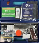 COLT 1911 GOVERNMENT MODEL 45 ACP SERIES 70 - 1 of 6