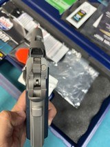 COLT 1911 GOVERNMENT MODEL 45 AUTO SERIES 70 - 4 of 6