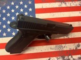 GLOCK 22 G22 GEN 4 .40 (Night Sights) POLICE TRADE IN - 2 of 7