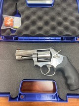 SMITH & WESSON 686 PLUS - 1 of 4