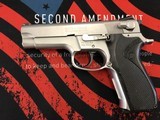 SMITH & WESSON 5906 - 1 of 7