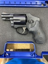 SMITH & WESSON 442 - 1 of 4