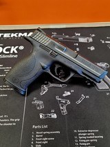 SMITH & WESSON M&P 40 - 2 of 3