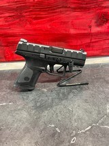 BERETTA USA APX Compact - 1 of 4