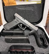 GLOCK 22 G22 GEN 4 .40 (Night Sights) POLICE TRADE IN - 1 of 3