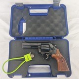 SMITH & WESSON Model 586 Like New w/Box - 1 of 7
