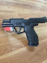 HK VP40 - 1 of 7