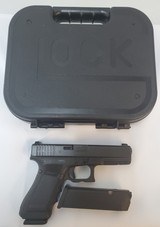 GLOCK 22 GEN 4 .40 S&W - 1 of 7