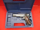 COLT 1911 Government MK IV Series 70 - 3 of 5