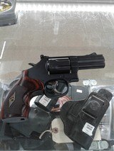 SMITH & WESSON 586 - 5 of 5