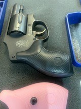 SMITH & WESSON 442 - 2 of 7