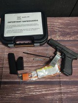 GLOCK 22 g22 gen 3 (Remanufactured) - 1 of 7