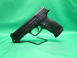 SMITH & WESSON M&P40 - 2 of 7
