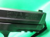SMITH & WESSON M&P40 - 4 of 7