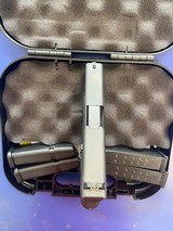 GLOCK G23 - 2 of 3