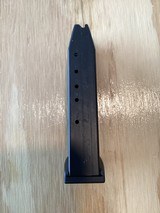 HECKLER & KOCH HK VP40 - 2 of 4