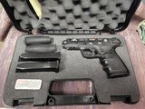 SMITH & WESSON .40 M&P 40 DKPD Police Trade In w/ Hogue Grip - 1 of 6