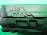 SMITH & WESSON M&P40 2.0 - 4 of 7