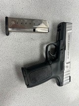 SMITH & WESSON SD40 VE - 1 of 1