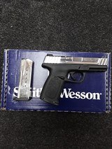 SMITH & WESSON SD40VE .40 S&W - 2 of 4