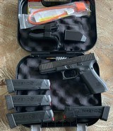 GLOCK 17 g17 gen 5 - 2 of 3