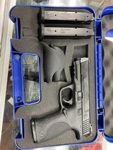 SMITH & WESSON M&P 40 - 1 of 7
