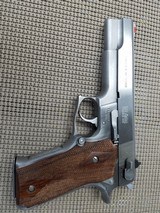 SMITH & WESSON MODEL 645 - 1 of 7