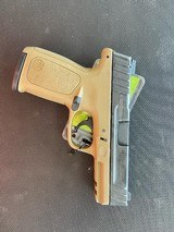 SMITH & WESSON SD40 - 2 of 3